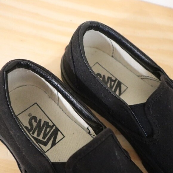 Vans Black on Black Sneakers Canvas Low Tops M5 W6.5 - Picture 2 of 8